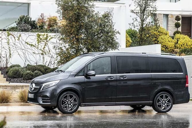 Arrival Transfer Munich Train Station to Munich by Luxury Van - The Hotel Drop-Off Plan, City Center Included