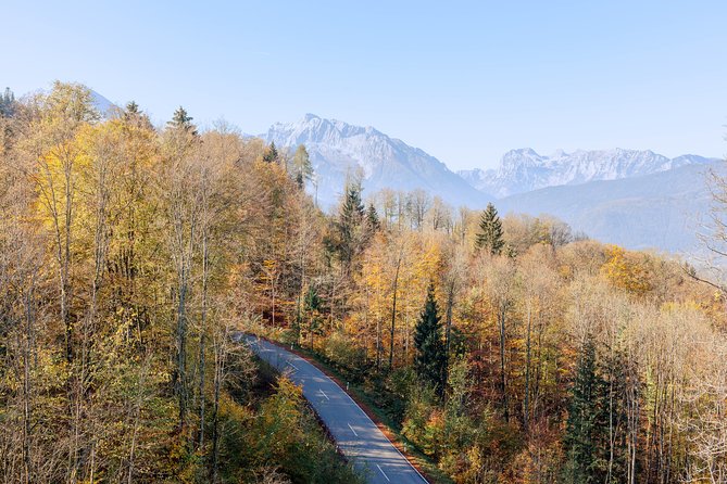 Berchtesgaden and Eagle's Nest Day Tour from Munich - Lunch at Berggasthof: where to eat without breaking the schedule