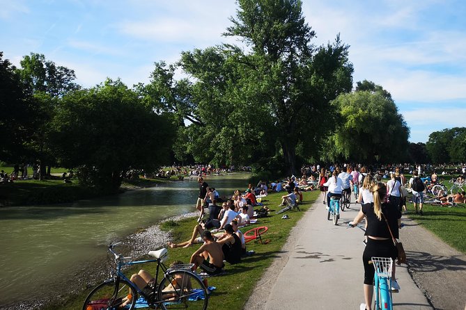 Classic Mike's Bike Tour daily @ 11.30 incl Beer Garden & Surfers - Isar River scenes and the ride toward Isartor