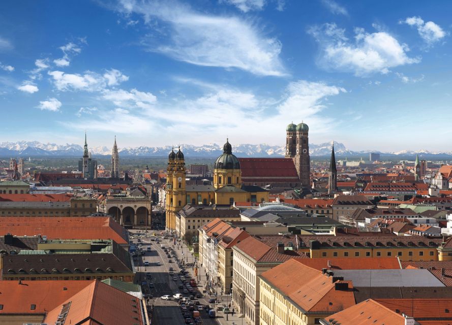 Discover Munich 2-Hour Small Group Walking Tour - Marienplatz and the Rathaus-Glockenspiel: the must-see moment, explained