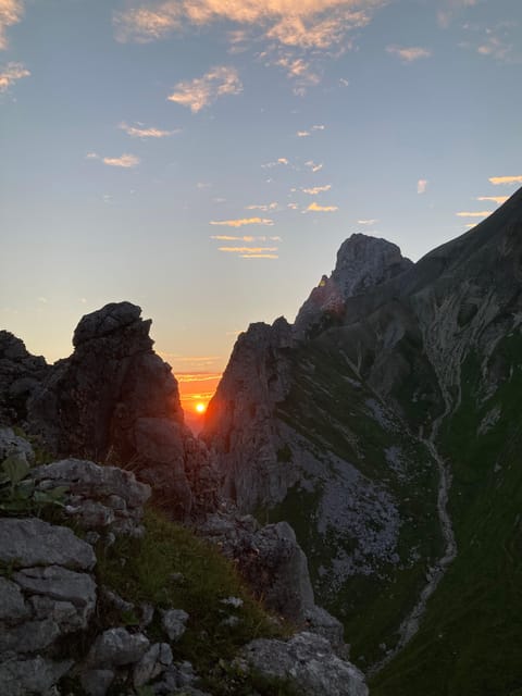 Ehrwald: Hiking Tour into breath taking Nature - Languages, guide style, and who this tour fits best