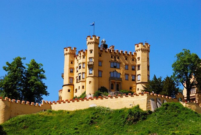 EXCLUSIVE 3 Royal Castle SKIP-THE LINE Tour of Neuschwanstein + Linderhof + Hohenschwangau from Munich - Quick Highlights You Can Plan Around