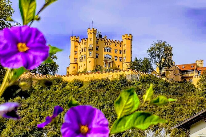 EXCLUSiVE SKIP-THE-CROWDS Neuschwanstein and Linderhof Castle Tour from Munich INCL. TICKETS - Linderhof Palace and the baroque valley mood shift
