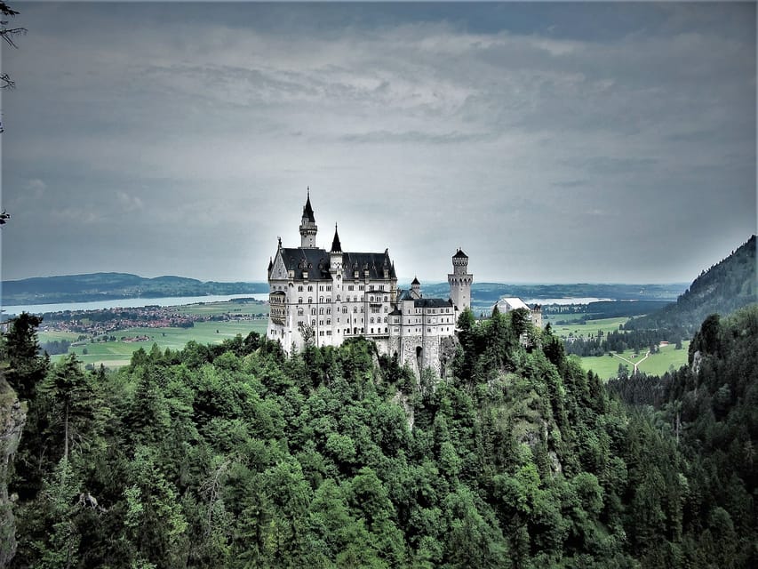 From Füssen: Neuschwanstein & Linderhof Castles Private Tour - Neuschwanstein Castle: skipping lines, then following the castle’s rhythm
