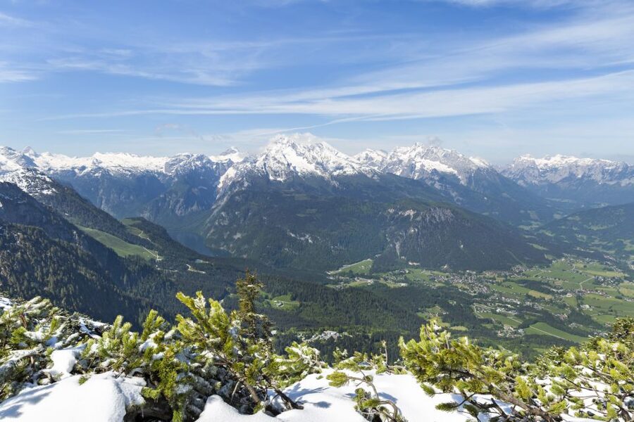 From Munich: Guided Group Tour to Eagle’s Nest - Guides and drivers: why the experience can feel VIP