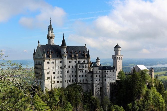 From Munich: Neuschwanstein Castle and Linderhof Private Tour - Why this private day trip works from Munich