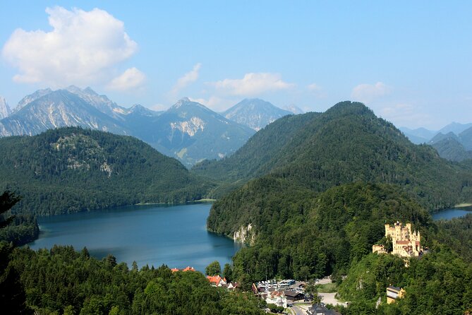 From Munich: Neuschwanstein Castle and Linderhof Private Tour - Guide quality: why it affects more than facts