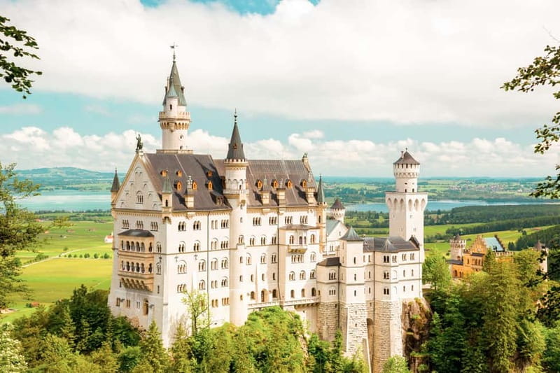 From Munich: Premium Neuschwanstein Castle & Linderhof Tour - Neuschwanstein visit: the uphill walk and Marienbrücke reality check
