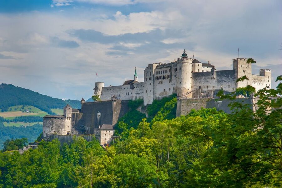 From Munich: Salzburg, St. Wolfgang, and the Salzkammergut - Luxury bus start: Munich to Salzburg with audio in many languages
