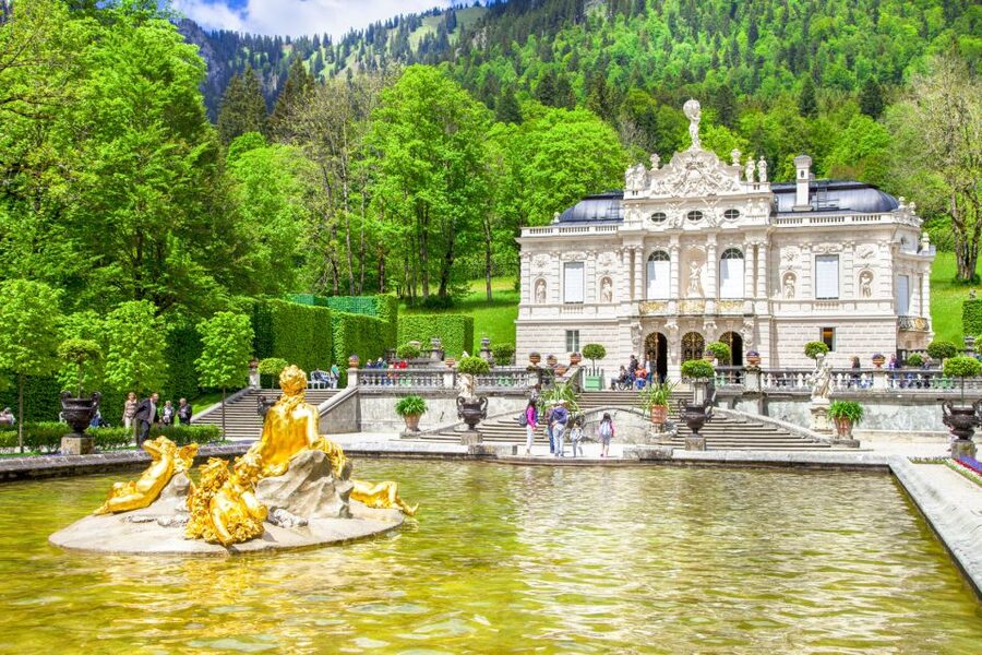From Munich: Trip to Neuschwanstein & Linderhof in Spanish - Mary’s Bridge views, plus a winter reality check