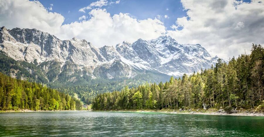 From Munich: Zugspitze Mountain Van Tour with Garmisch Town - From Munich hotel pick-up to the Zugspitze cable car line