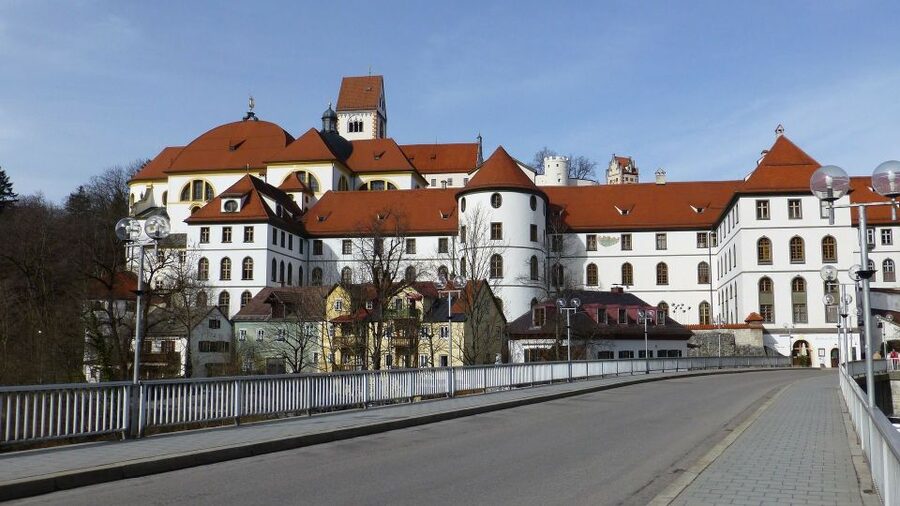 Füssen: Private Guided Walking Tour - High Castle: prince-bishops, power, and a view worth earning