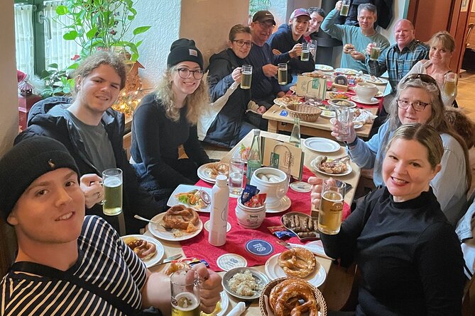 Lunch Like a Local: Munich's ORIGINAL Viktualienmarkt Food Tour - Stop 1: Marienplatz And The Glockenspiel Moment