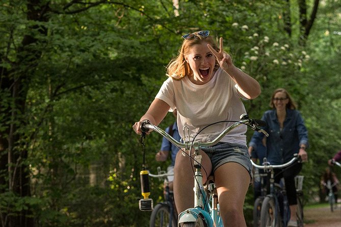 Mini Classic Bike Tour @ 4pm incl. Beer Garden & Surfers 2,5 hrs - Key highlights you should care about
