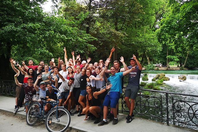 Mini Classic Bike Tour @ 4pm incl. Beer Garden & Surfers 2,5 hrs - Price and value, the real reason this mini tour works