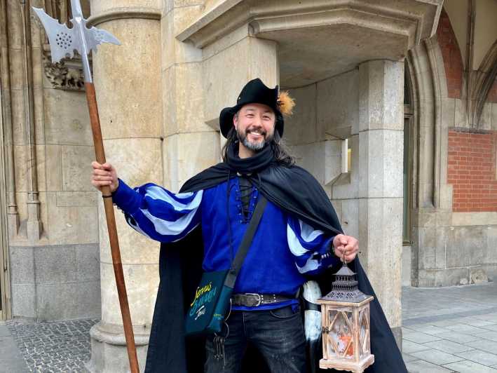 München: Der Nachtwächter für Kinder - Führung auf Deutsch - Where you meet at Fischbrunnen, and what to wear at night