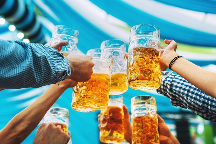 München: Oktoberfest Experience and Lunch in Tent - The walk through the festival: why a guide is worth it