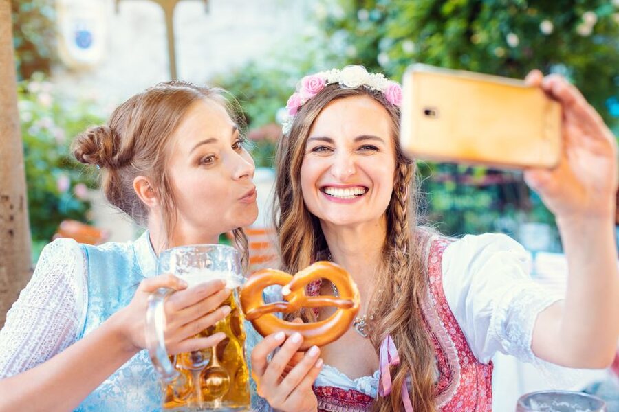München: Oktoberfest Experience and Lunch in Tent - Inside the traditional tent: table set aside, beer and pretzels included