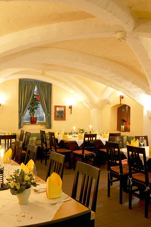 Munich: 3-Hour Culinary Nightwatch Tour - Torture chamber and prison tales, then the Old Court area