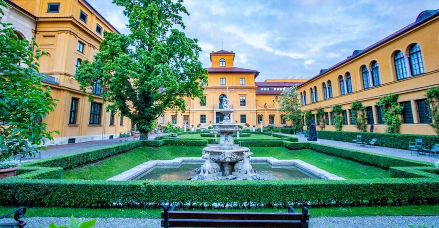 Munich: Capture the most Photogenic Spots with a Local - Munich Residenz: When Grand Architecture Becomes a Photo Story