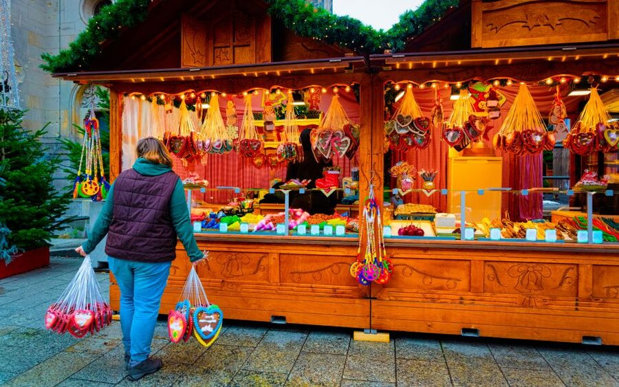 Munich: Christmas Market Magic Walking Tour with a Local - How the local guide helps you spot real craft and tradition