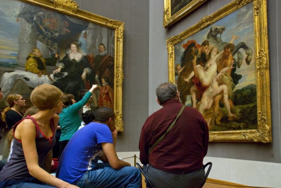 Munich: City Pass 45+ Top Attractions and Public Transport - Getting in: digital City Pass, QR scanning, and what to bring