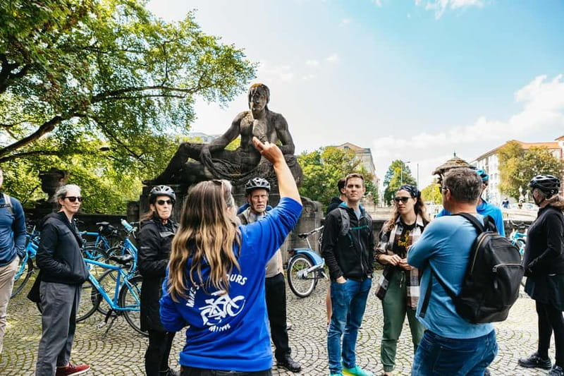 Munich: Classic Guided City Tour by Bike (English Tour Only) - Key reasons this bike tour works so well
