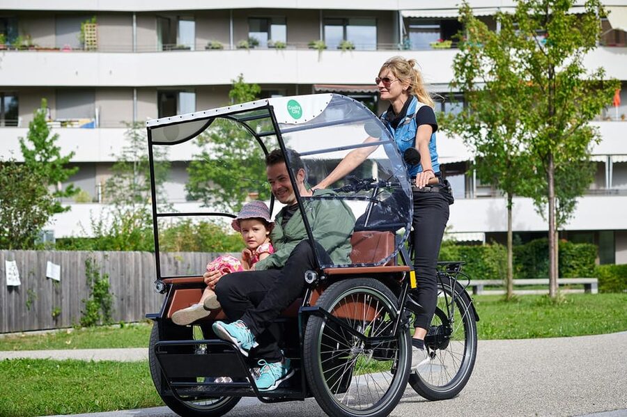 Munich: Day-rent rickshaw and explore Munich yourself - Munich by Day-Rent Rickshaw eBike, Without the Group Pressure