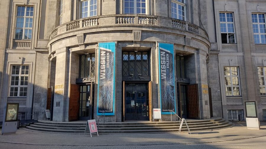 Munich: Deutsches Museum Guided Tour with Entry Ticket - Price and value: is $149 for 2 hours worth it?