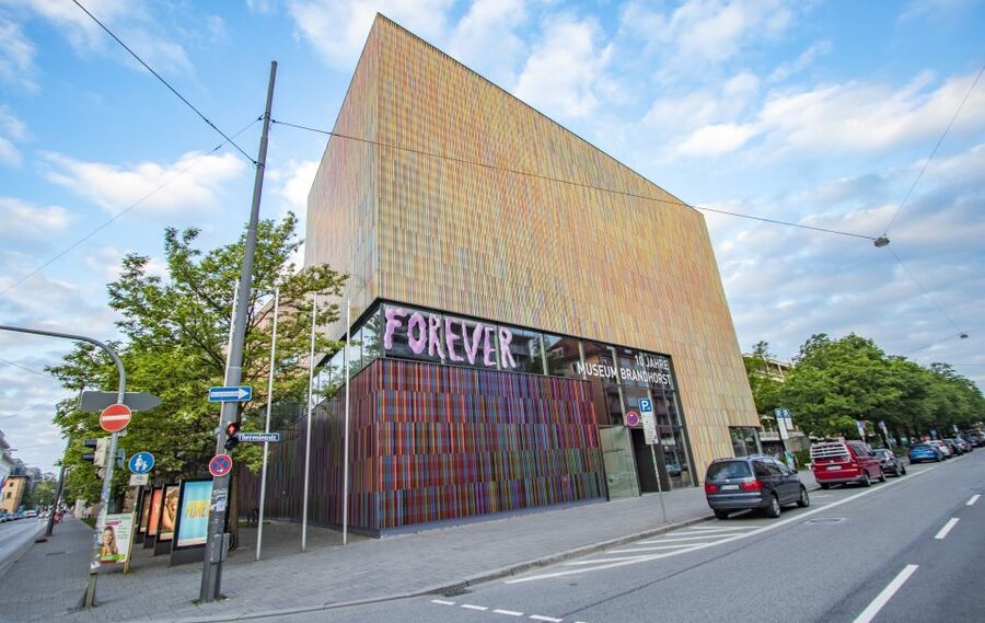 Munich: Express Walk with a Local in 90 minutes - Beer Gardens and the Next Place to Sit Down