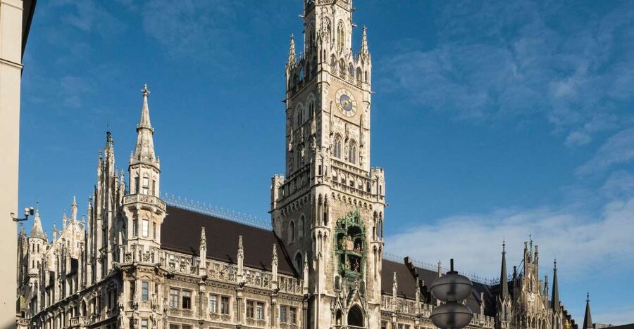 Munich: Guided Tour of the historic Town Hall on Marienplatz - Marienplatz And The New Town Hall, Beyond The Glockenspiel