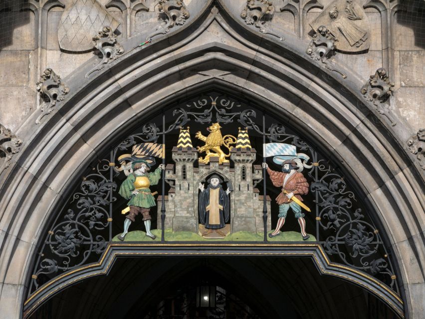 Munich: Guided Tour of the historic Town Hall on Marienplatz - What You See Inside: Neo-Gothic Rooms And Facade Stories