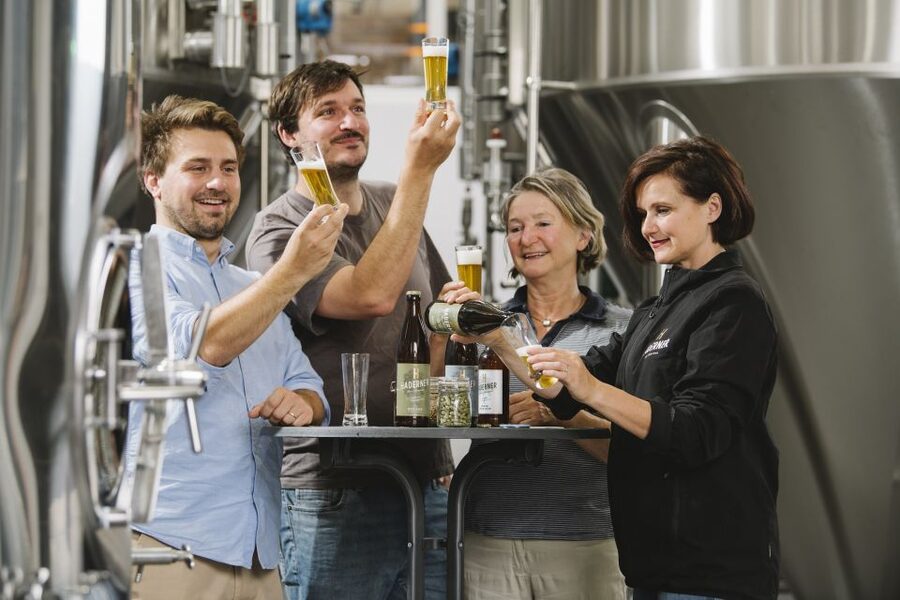 Munich: Hands-On Brewery Tour & Tasting of 4 Organic Beers - Inside the brewhouse: what the brewmaster actually teaches you