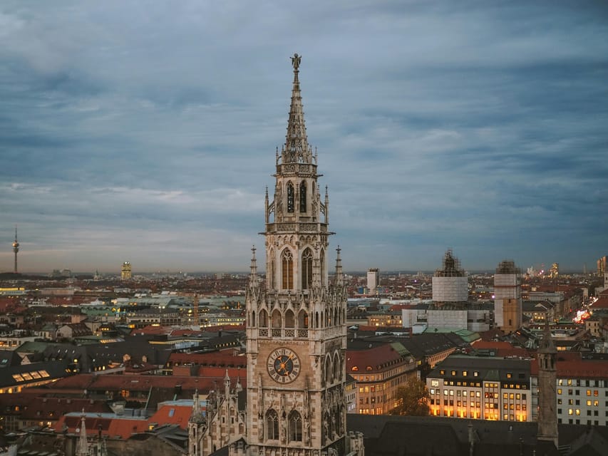 Munich: Highlights Walking Tour with a Guide - Marienplatz and the Glockenspiel, timed for the best viewing windows