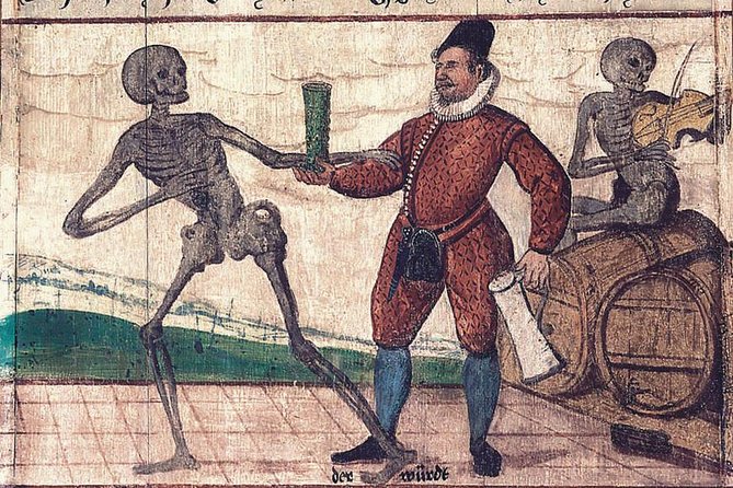 Munich Macabre Group Walking Tour - Old Town Hall and the witch trial of the Pappenheimers