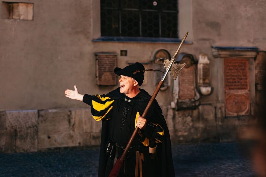 Munich: Middle Ages Tour with Night Watchman - Viktualienmarkt, Old Town Hall, Alter Hof, and Marienhof: power you can walk to