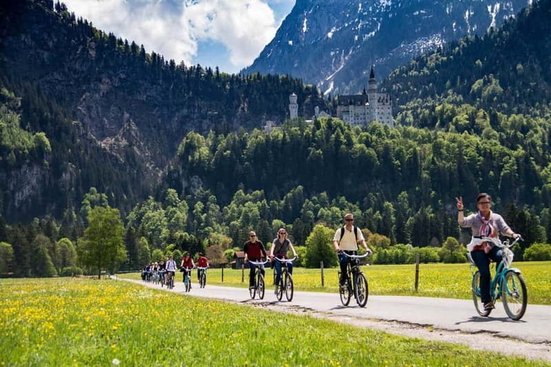 Munich: Neuschwanstein Castle by Bus with Alpine Bike Ride - Hohenschwangau Castle choice: when extra time matters