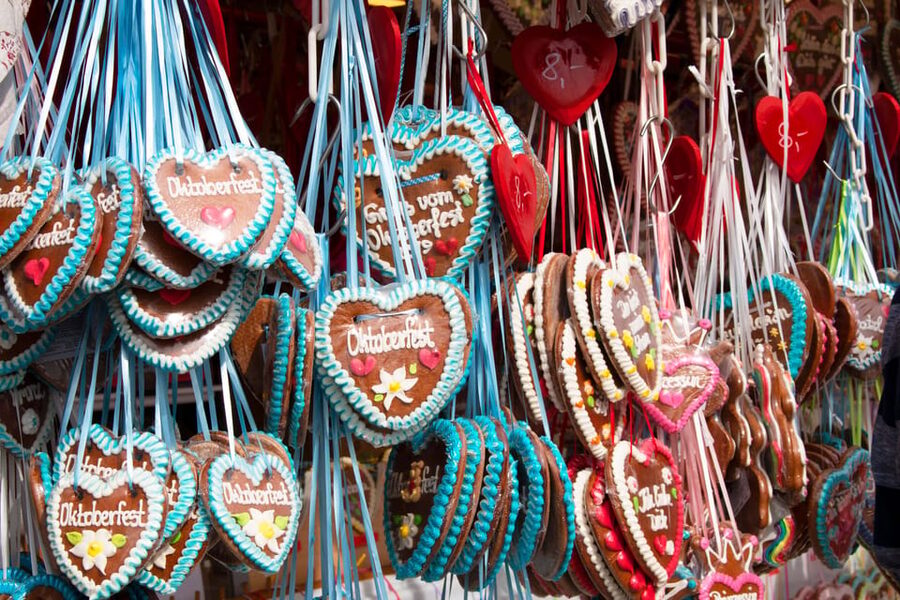 Munich: Oktoberfest Tour with Tent Reservation, Food & Beer - What to bring, what to avoid, and how to avoid common Wiesn mistakes