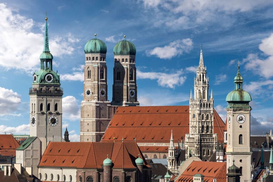 Munich: Old Town Guided Walking Tour - Marienplatz and the New Town Hall: the square that explains Munich