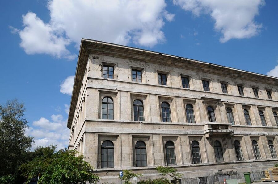 Munich: Private or Group Third Reich and WWII Walking Tour - Guide style in real life: Karl and Ina as examples