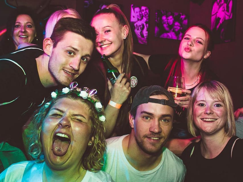 Munich: Private pub crawl with insider-guide & free shots - The night plan in plain terms: warm up, 3 to 4 bars, then a final stop