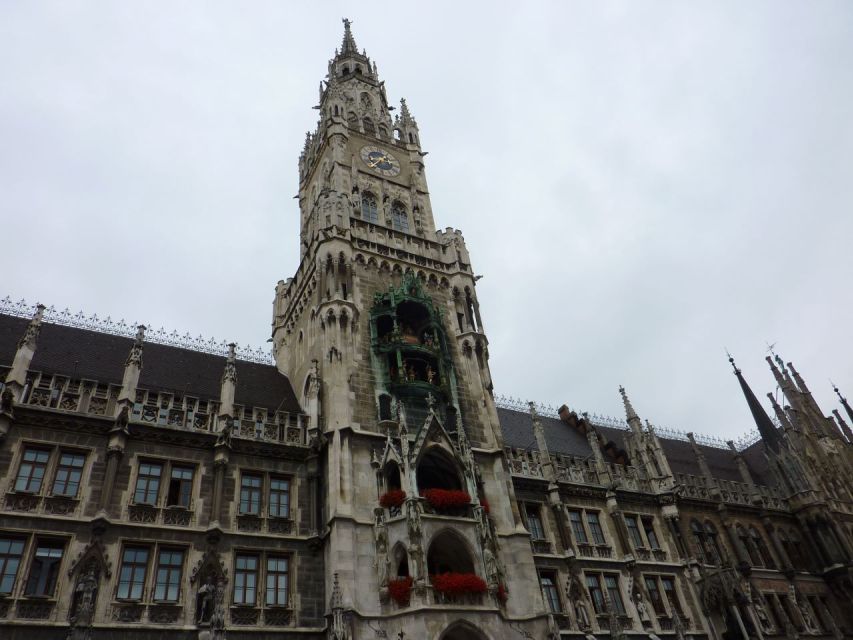 Munich: Private Walking Tour of the Historical City Center - Hofbräuhaus and beer gardens dating back nearly 450 years