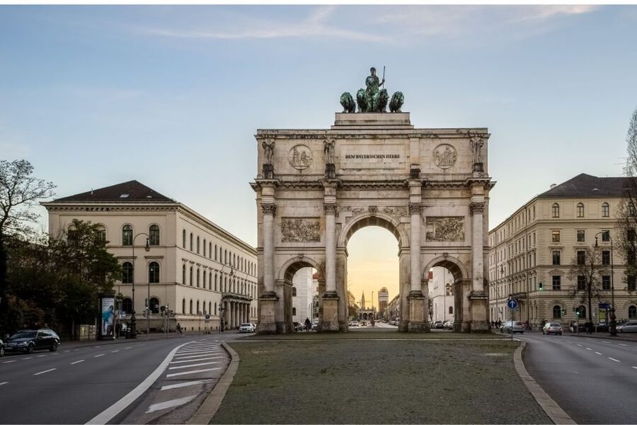 Munich : Private Walking Tour with A Guide (Private tour) - English Garden Break and Evening Options
