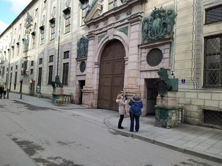 Munich Residenz: Private Tour with artists and historians - Timing, pacing, and what to do before the tour