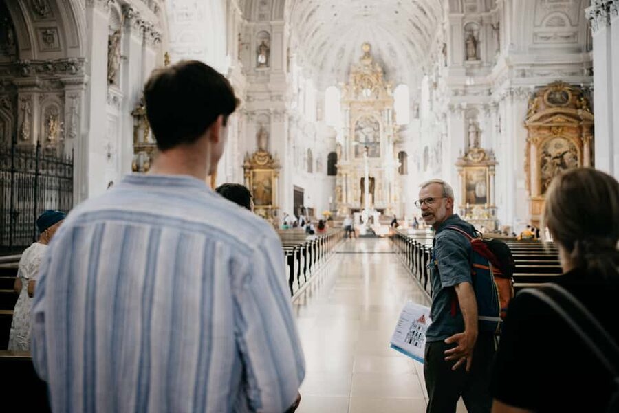 Munich's 500 Years of Architecture Guided Tour - Where the tour starts: Frauenkirche at Frauenplatz