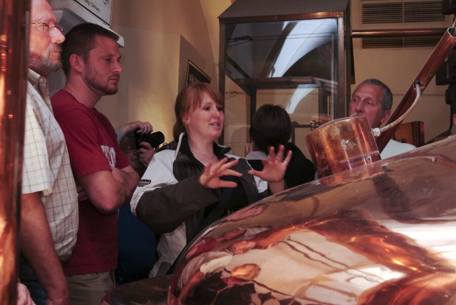 Munich's Beer Halls and Breweries: 3-Hour Guided Tour - Germany’s oldest commercial brewery and the Weissbier lesson you can actually taste