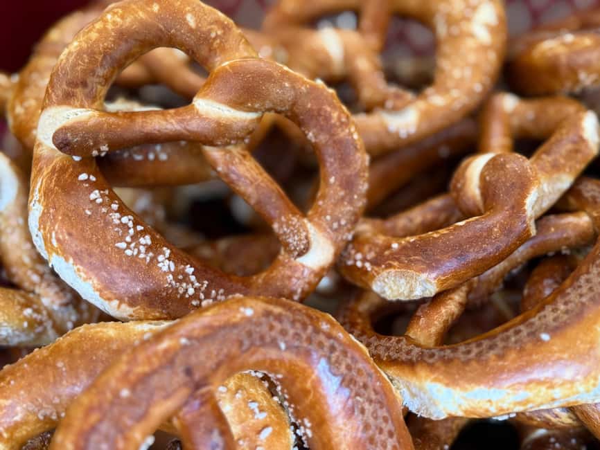 Munich: Viktualienmarkt Food Tasting Tour in German - Key things to know before you go