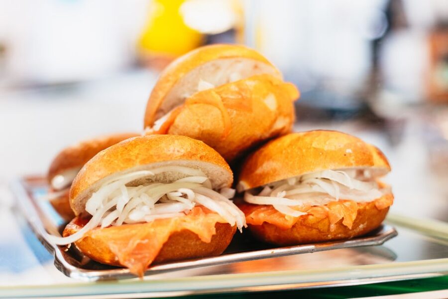 Munich: Viktualienmarkt Food Tour - Cheese and bread stops: why this market tour feels different