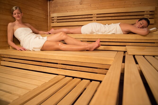Naked in Bavaria - An evening at the Sauna - Sauna rituals with the Aufguss: what to watch for