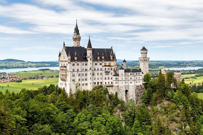 Neuschwanstein Castle by Bus Incl. Bike Ride or Hohenschwangau - Key Points That Make This Neuschwanstein Day Trip Worth It